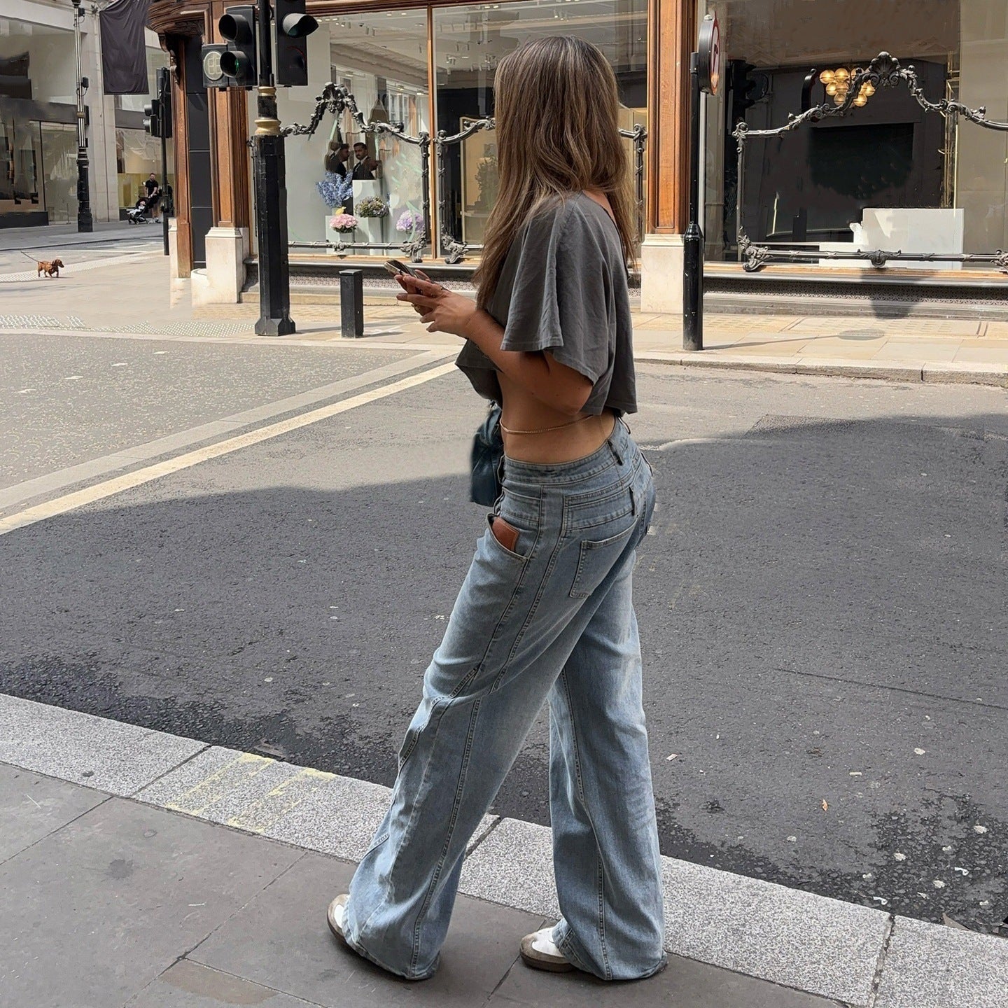 Novinka léta 2025: jednoduchý, stylový, s odhalenými rameny, zkrácený, zeštíhlující, nepravidelný, prodyšný crop top/tričko